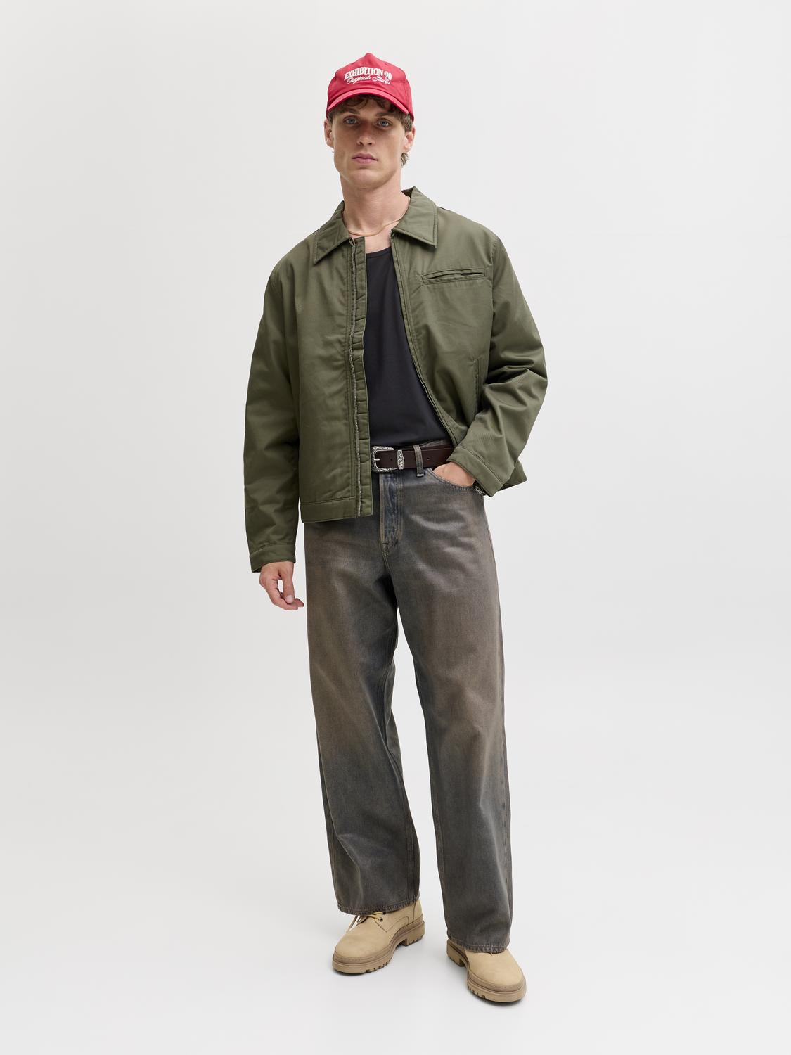 model_shot-front_full